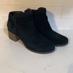 Black suede koolaburra booties